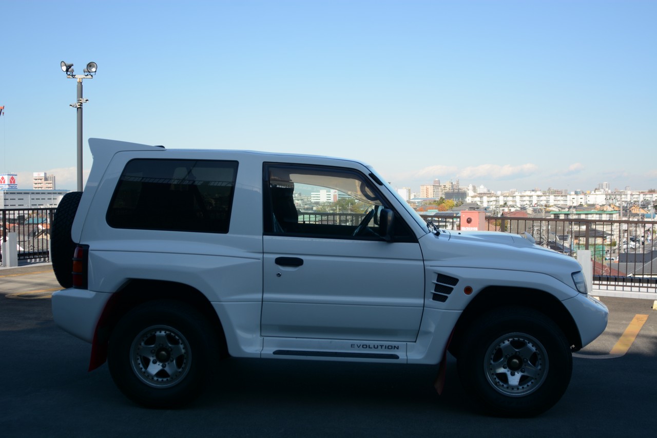 Ultra-Rare 5spd manual Mitsubishi Pajero Evolution!