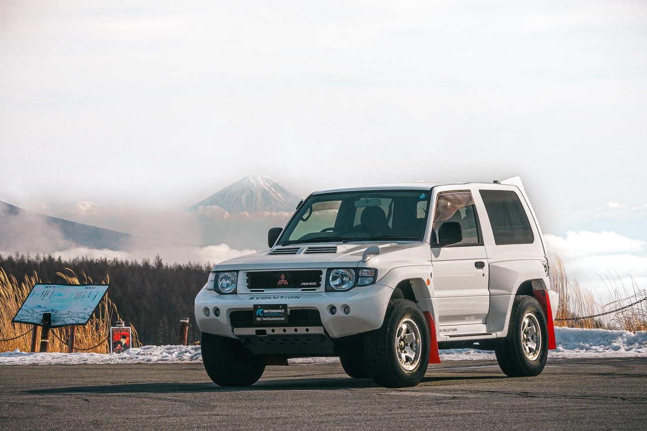 Ultra-Rare 5spd manual Mitsubishi Pajero Evolution!