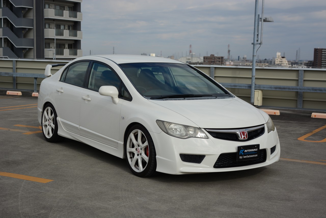 FD2 Civic Type R in Championship White!