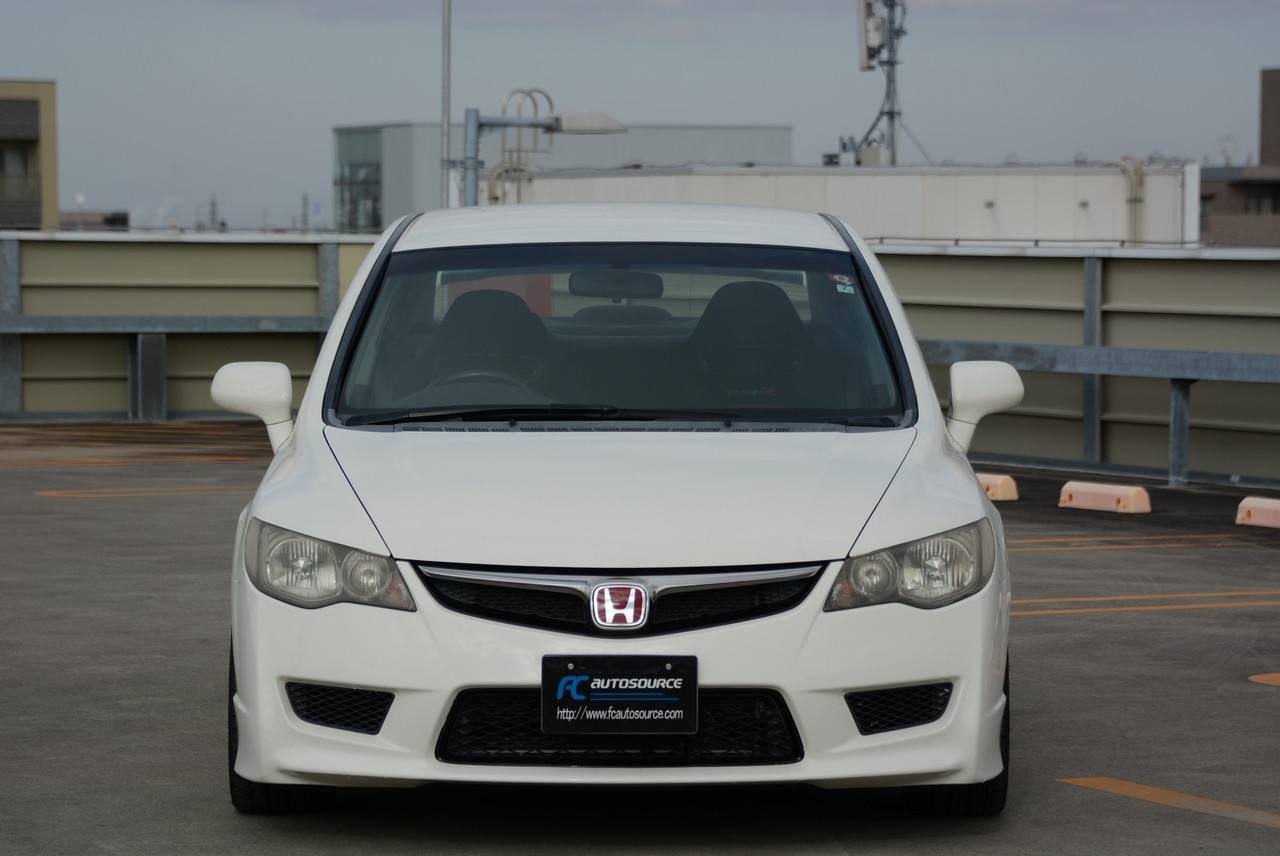 FD2 Civic Type R in Championship White!