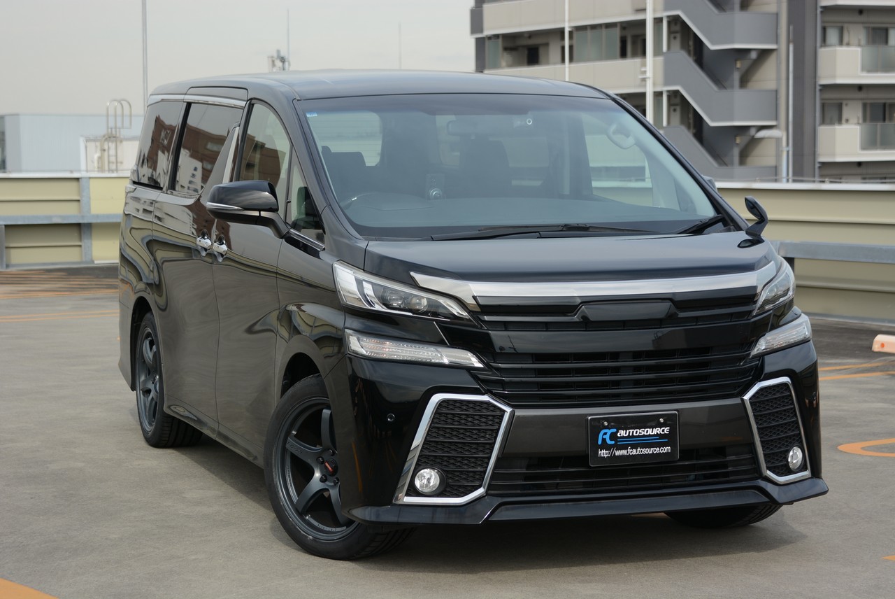 2.5L Toyota Vellfire 7-seater people mover!