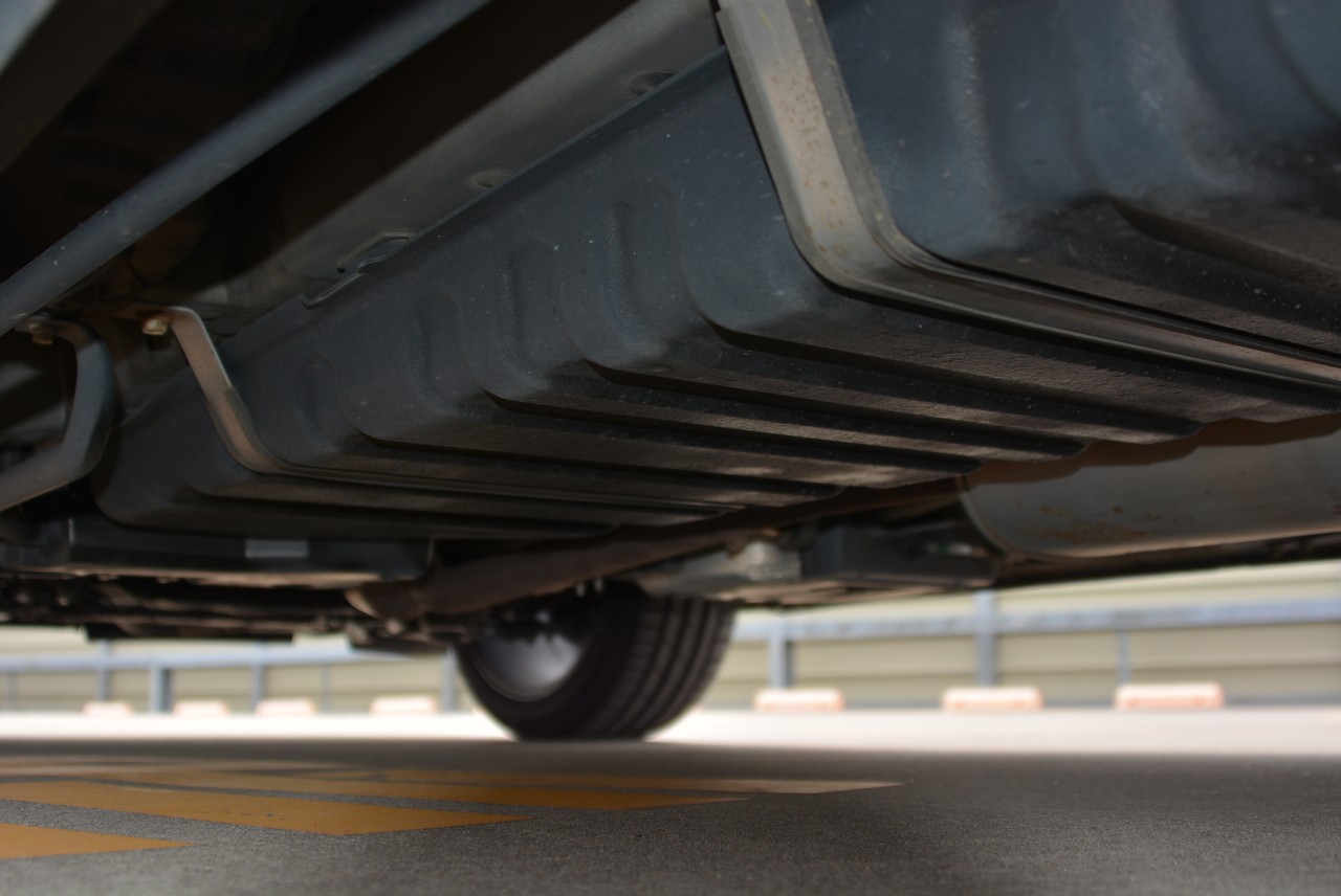 2.5L Toyota Vellfire 7-seater people mover!