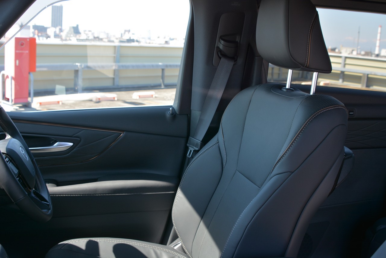 Toyota 40 series New Alphard Hybrid