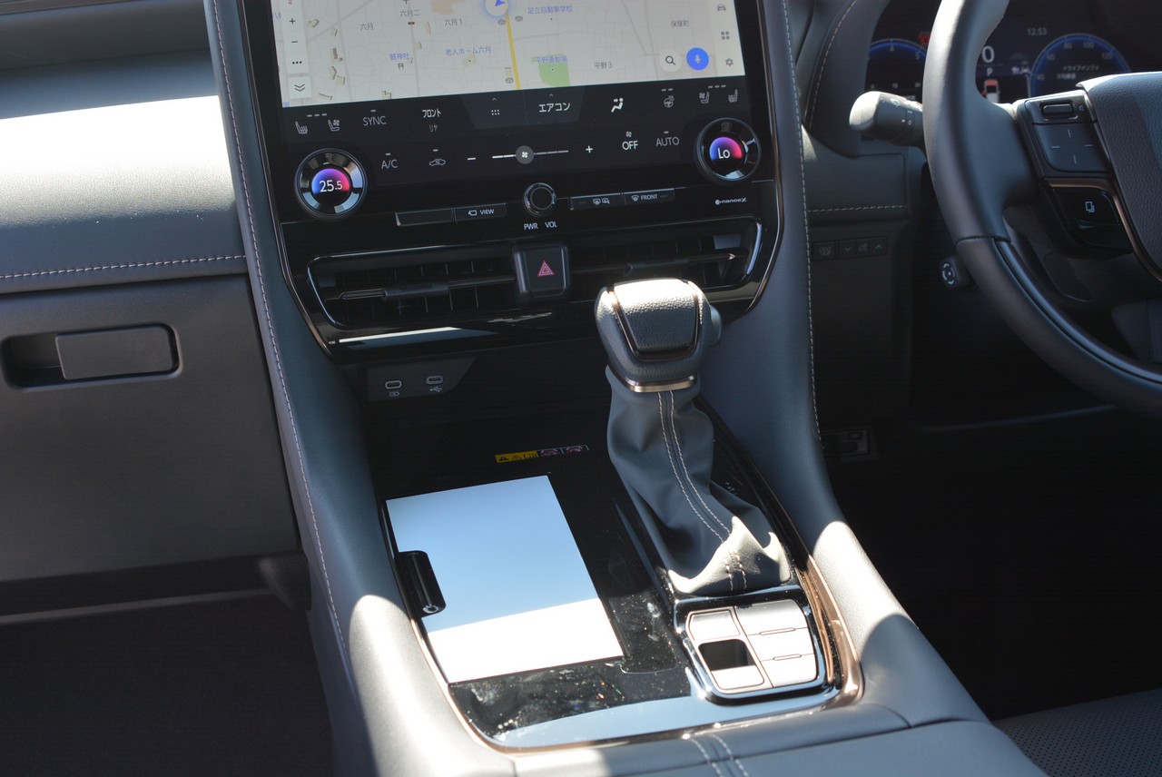 Toyota 40 series New Alphard Hybrid