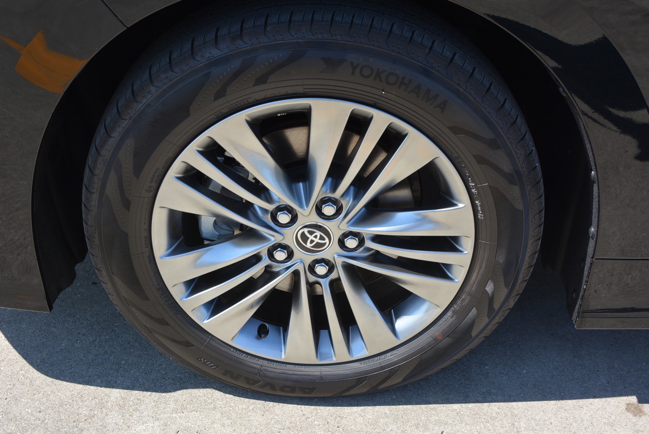 Toyota 40 series New Alphard Hybrid