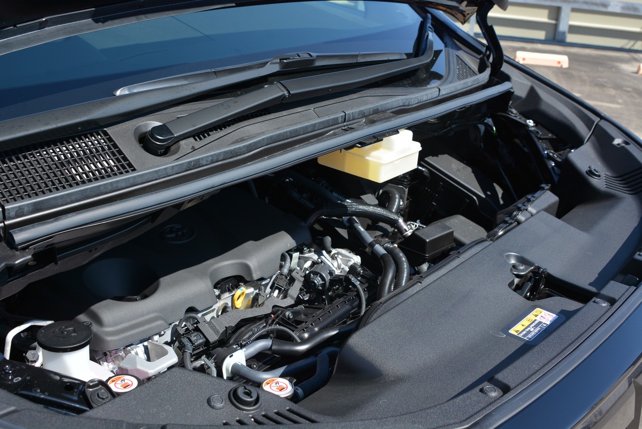 Toyota 40 series New Alphard Hybrid