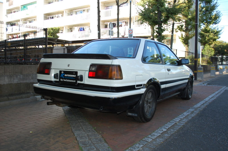 AE86 Sprinter Trueno coupe Panda white/black