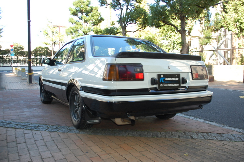 AE86 Sprinter Trueno coupe Panda white/black