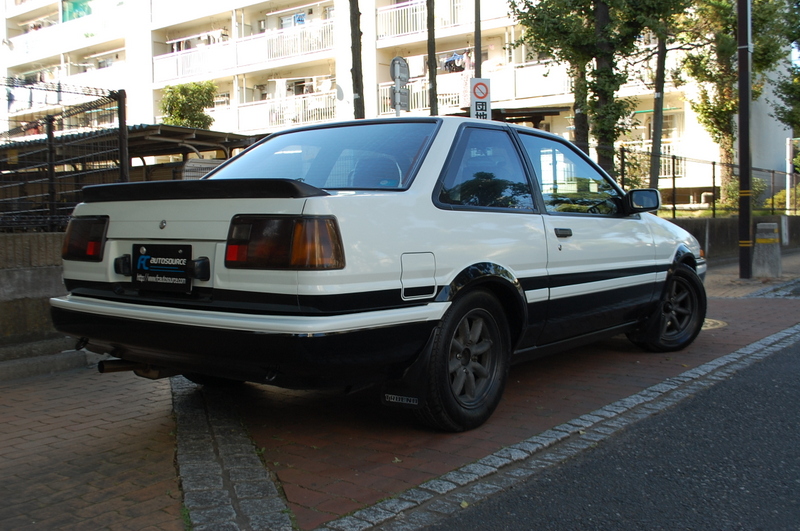 AE86 Sprinter Trueno coupe Panda white/black