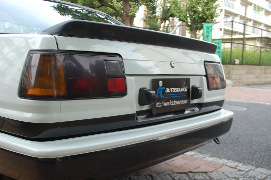 AE86 Sprinter Trueno coupe Panda white/black