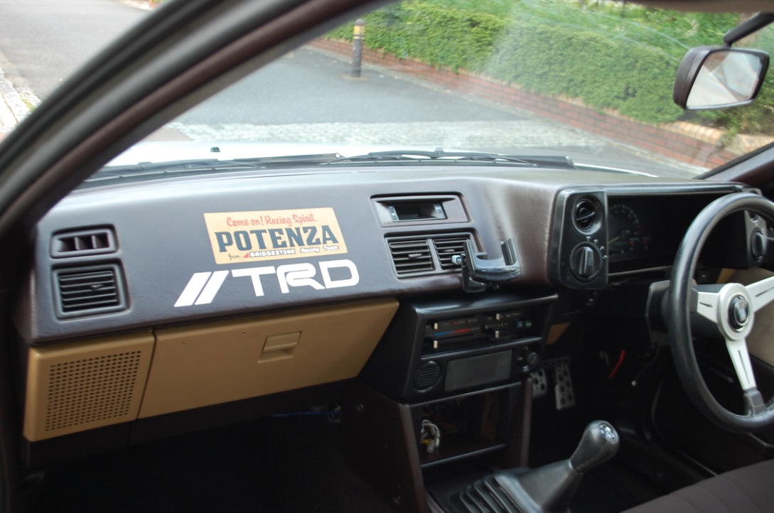 AE86 Sprinter Trueno coupe Panda white/black