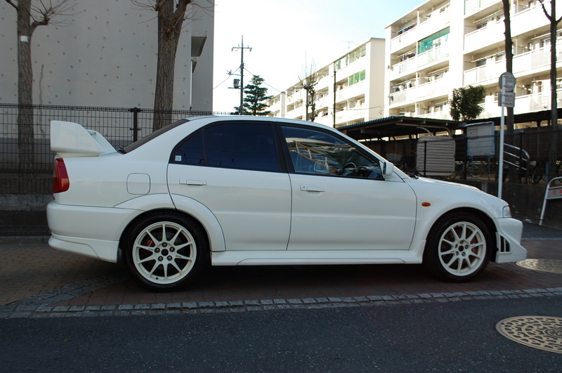 Tommi Makinen in white!